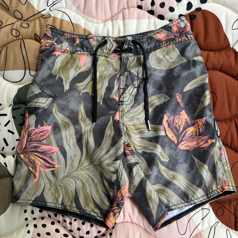 Boys Volcom board shorts